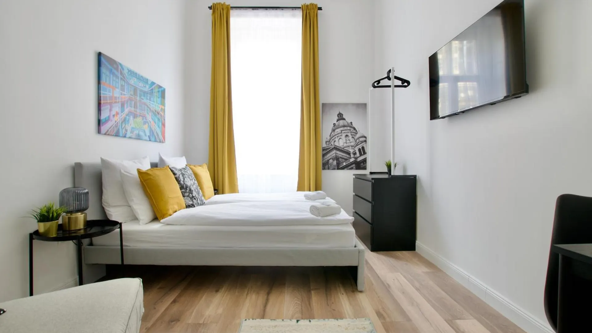 Standard Apartment By Hi5- Rakoczi Studio Budapest