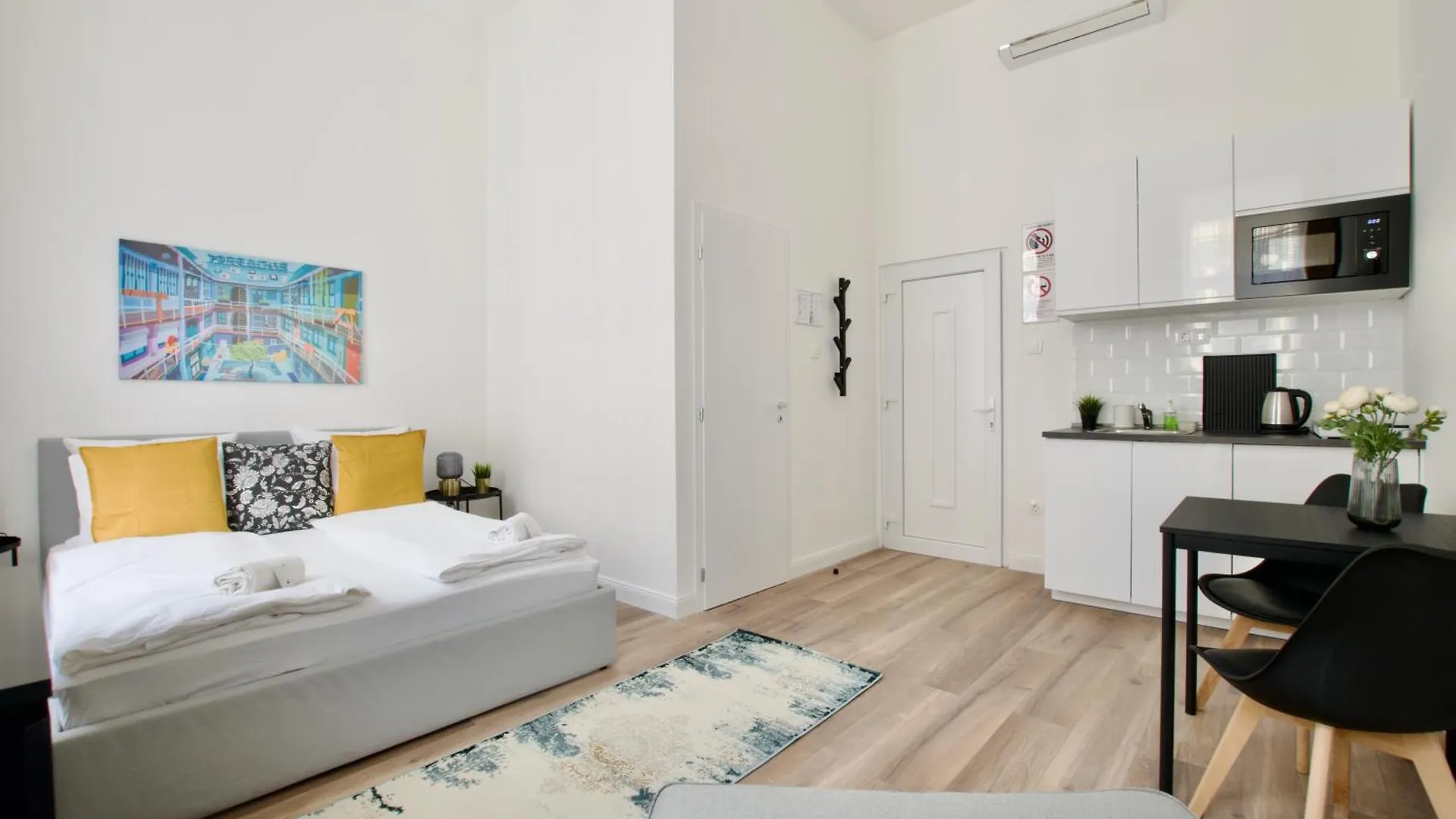 Standard Apartment By Hi5- Rakoczi Studio Budapest 0*,